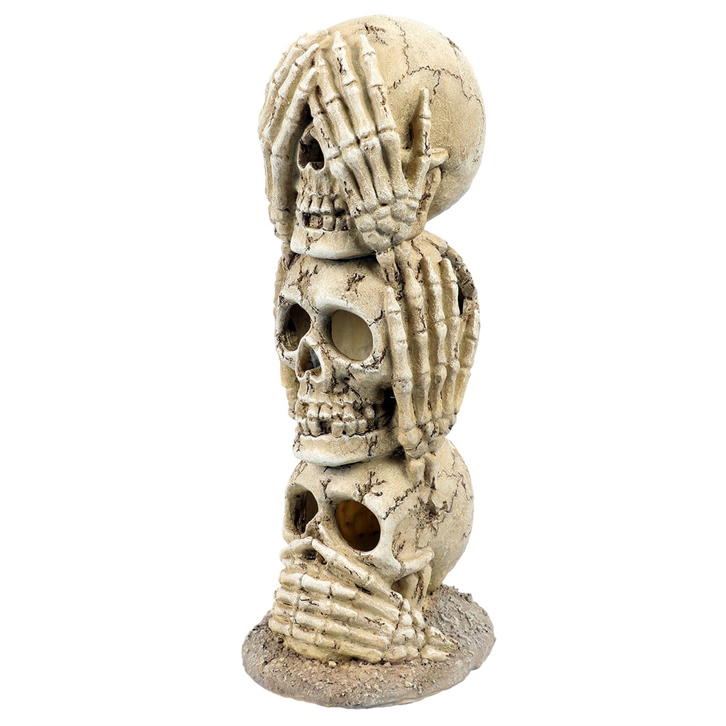 Hear, see and speak no evil skulls
